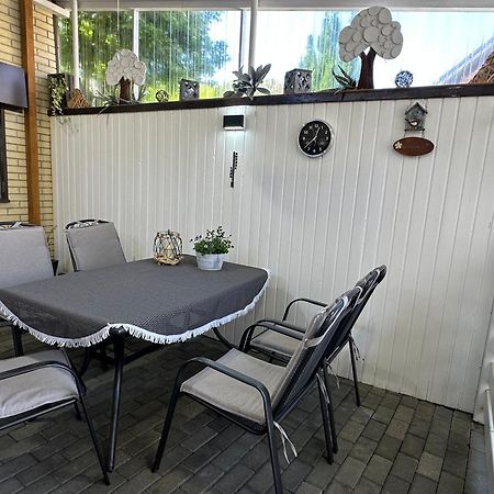 Christels Ferienwohnung 2 In Thale Mit Ueberdachter Terrasse, Kueche Mit Tv & Geschirrspueler Exterior foto